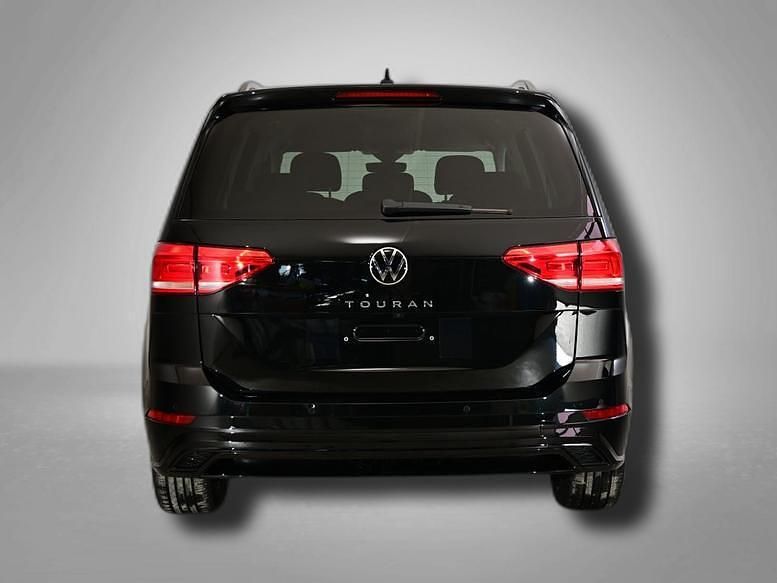 Gebraucht VW Touran Highline 150 PS (110 kW) 2026 Grenadillschwarz metallic Van / Kleinbus
