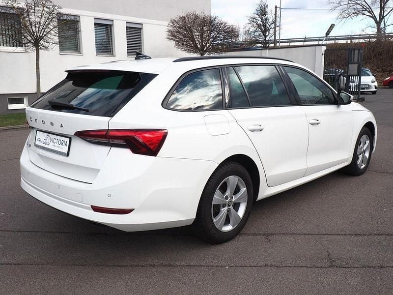 Gebraucht Skoda Octavia Ambition 150 PS (110 kW) 2024 Weiß Limousine