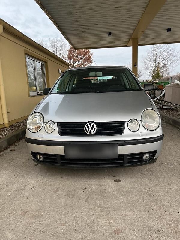 Gebraucht VW Polo 64 PS (47 kW) 2002 Silber Kleinwagen