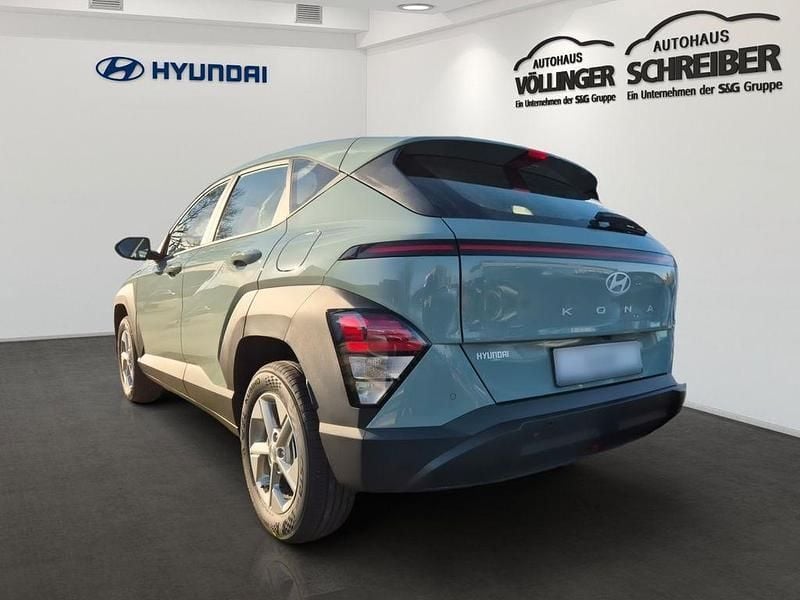 Neu Hyundai Kona Select 116 PS (85 kW) 2026 Mirage green SUV