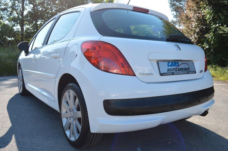 Gebraucht Peugeot 207 Platinum 150 PS (110 kW) 2007 Weiß Kleinwagen