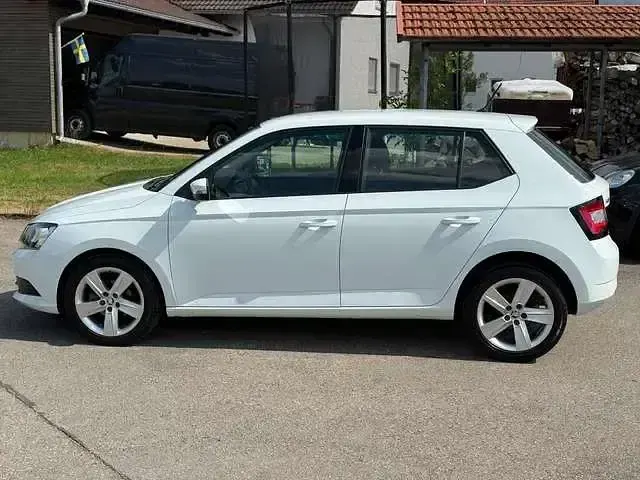 Gebraucht Skoda Fabia Cool Edition 90 PS (66 kW) 2016 Laserweiss Kleinwagen