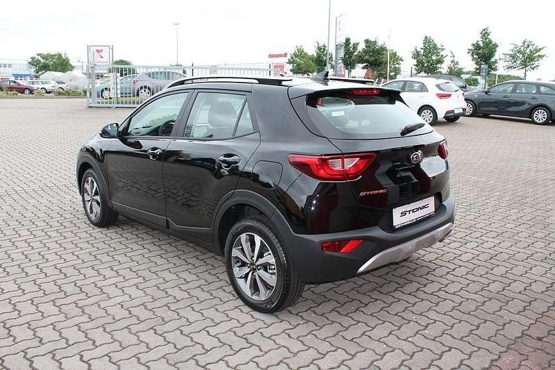 Gebraucht Kia Stonic Vision 101 PS (74 kW) 2021 Auroraschwarz metallic (metallic) SUV