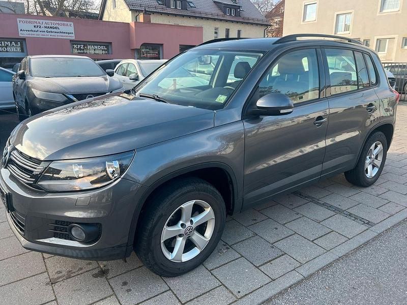 Grau Gebraucht 2011 VW Tiguan Trendline SUV | 6.950 € (Superpreis) - Bild 1/4
