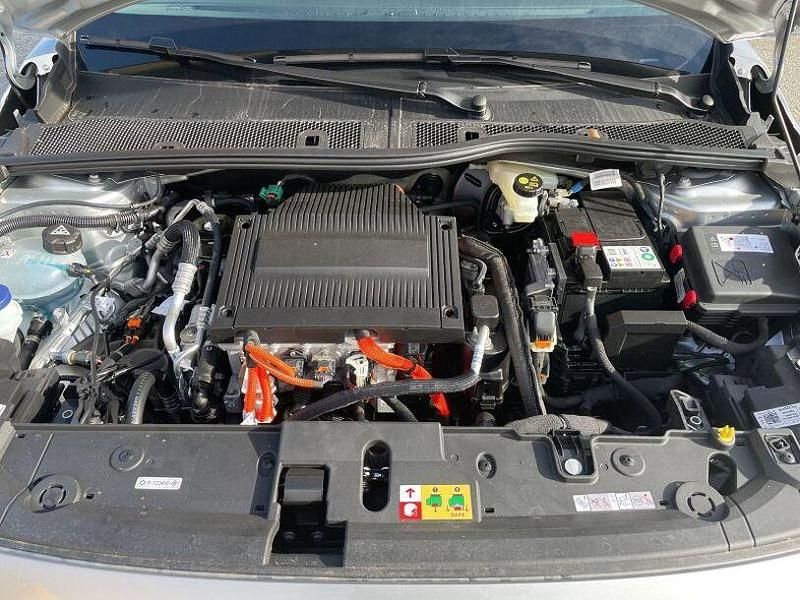 Gebraucht Opel Corsa-e Elegance 100 kW (136 PS) 2023 Silber Kleinwagen