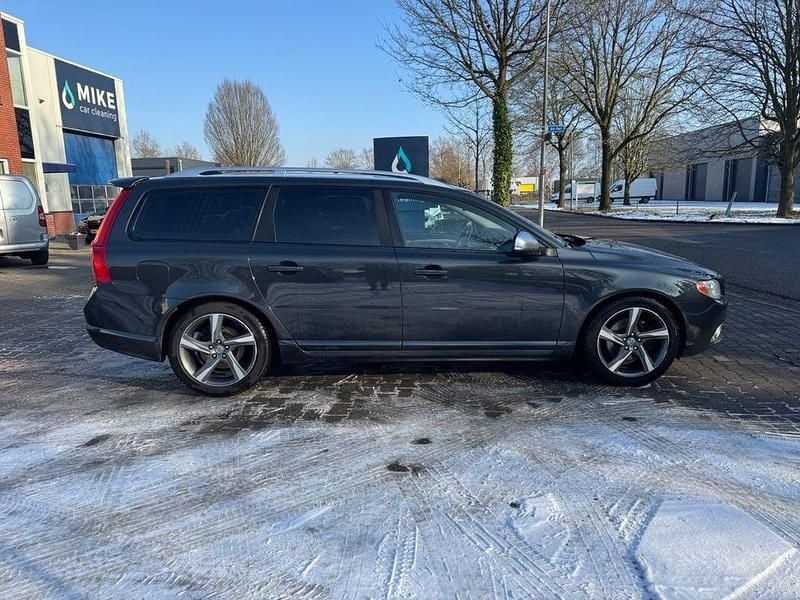 Gebraucht Volvo V70 R-Design 163 PS (119 kW) 2013 Grau Kombi