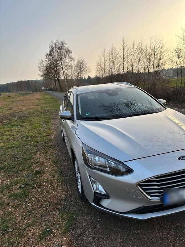 Gebraucht Ford Focus 120 PS (88 kW) 2019 Silber Kombi