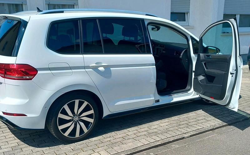 Gebraucht VW Touran R-line 150 PS (110 kW) 2020 Weiß Van / Kleinbus