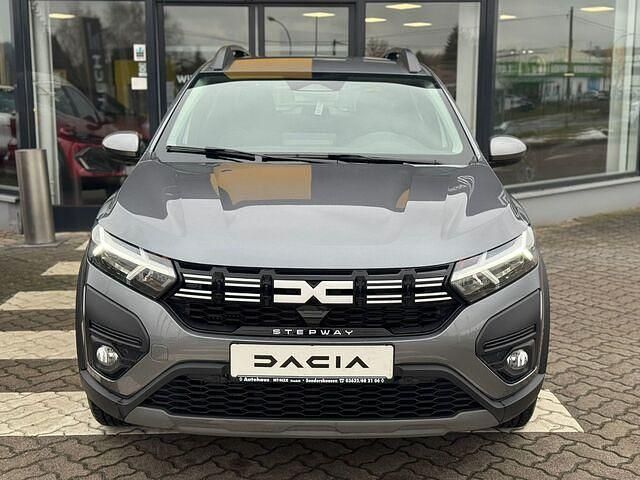 Neu Dacia Sandero Expression 91 PS (66 kW) 2025 Grau (dolomitgrau (grau)) Limousine