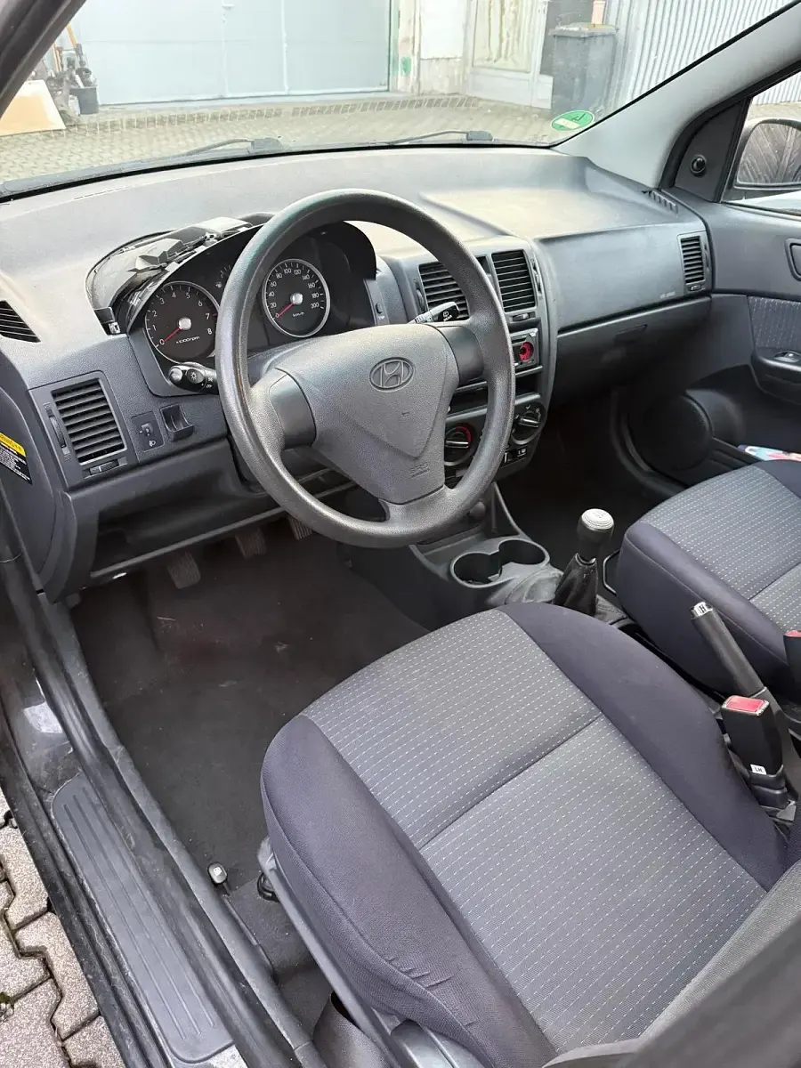 Second-hand Hyundai Getz 67 CP (49 kW) 2009 Negru Hatchback