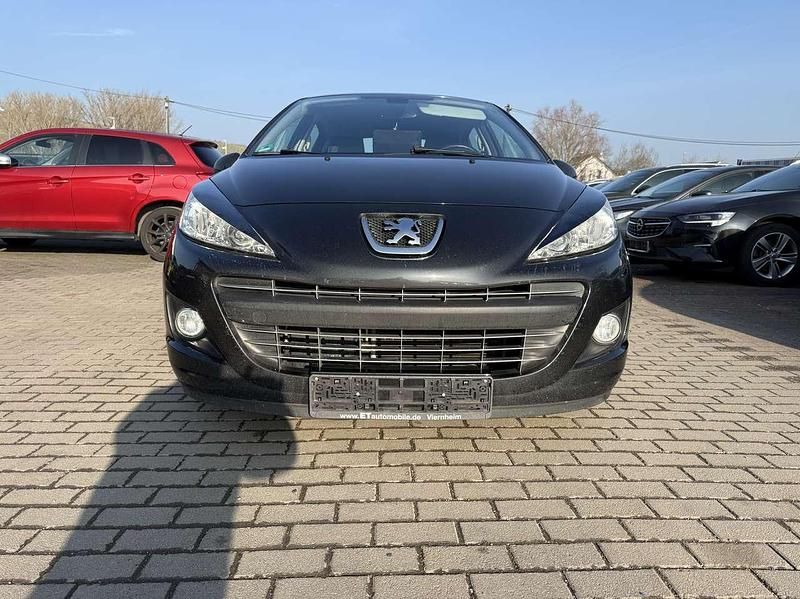 Gebraucht Peugeot 207 Premium 95 PS (69 kW) 2011 Farbe schwarz obsidien Kleinwagen
