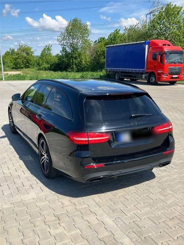 Gebraucht Mercedes E220 AMG line 194 PS (142 kW) 2016 Schwarz Kombi