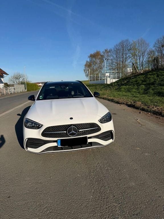 Gebraucht Mercedes C300e 204 PS (150 kW) 2023 Weiß Limousine