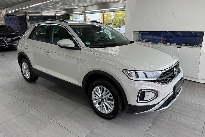 Grau Gebraucht 2024 VW T-Roc Life SUV | 23.890 € (Superpreis) - Bild 1/4