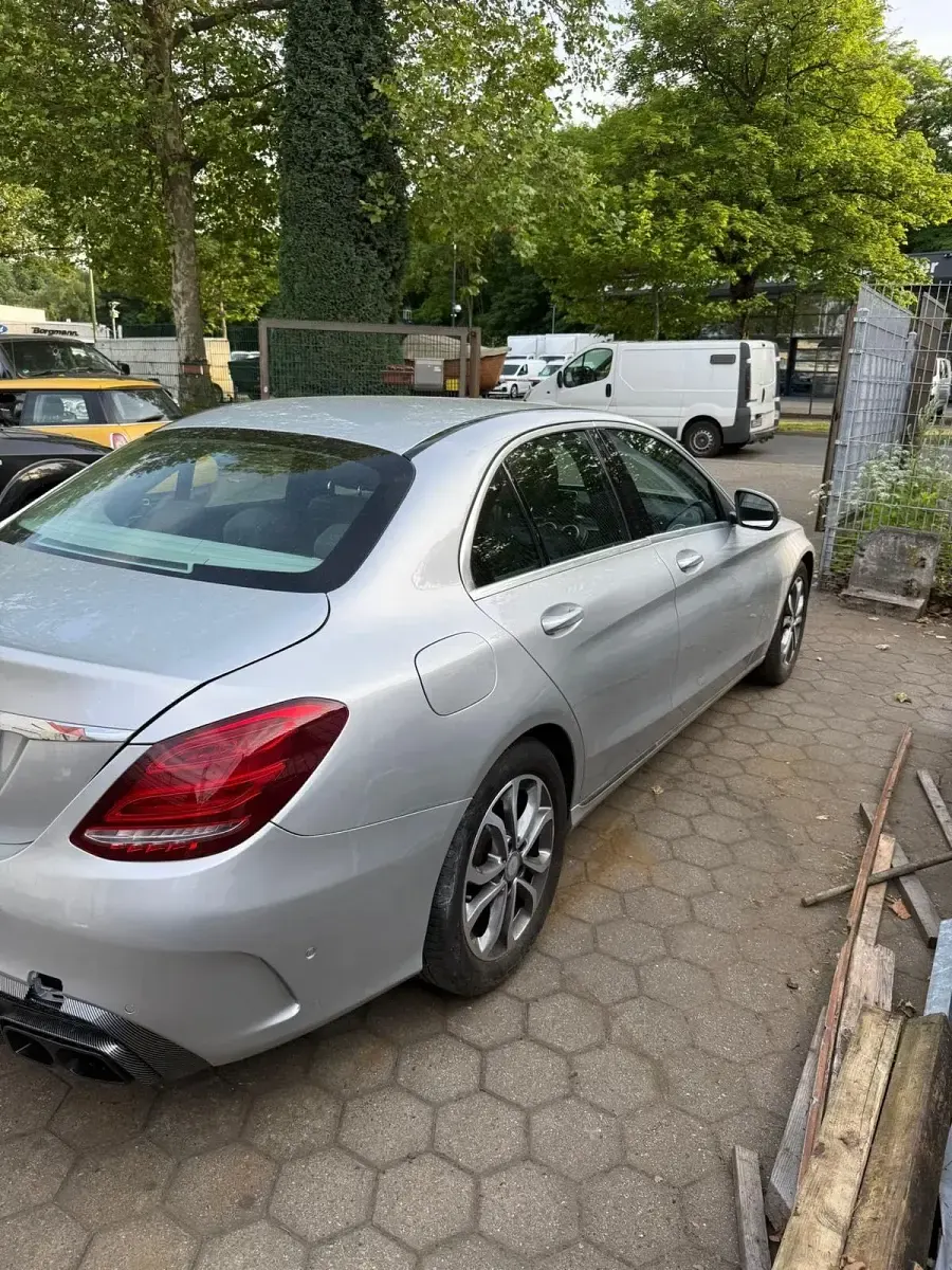 Gebraucht Mercedes C180 156 PS (114 kW) 2017 Silber Limousine