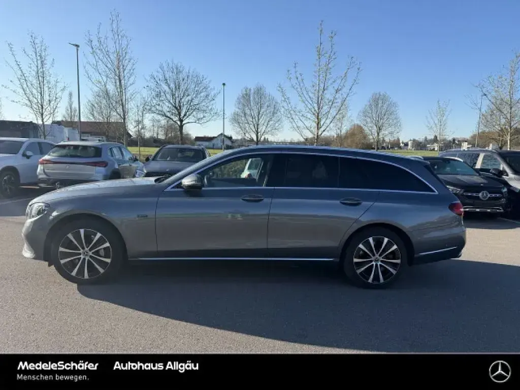 Gebraucht Mercedes E300 194 PS (142 kW) 2021 Selenitgrau (metallic) Kombi