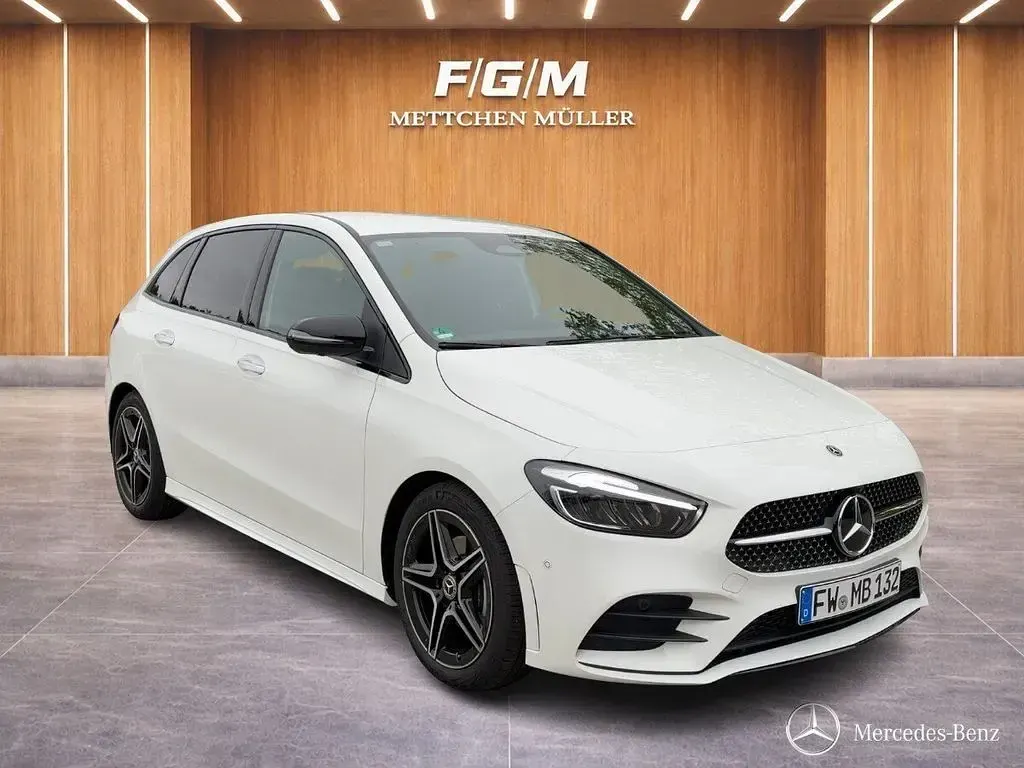 Gebraucht Mercedes B180 Premium 136 PS (100 kW) 2026 Unilack polarweiß Kleinwagen