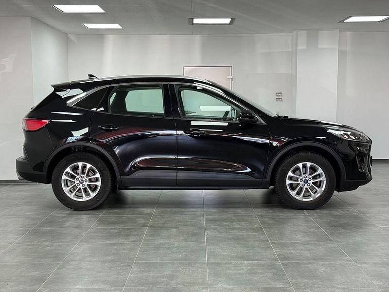 Gebraucht Ford Kuga Titanium 150 PS (110 kW) 2022 Schwarz SUV