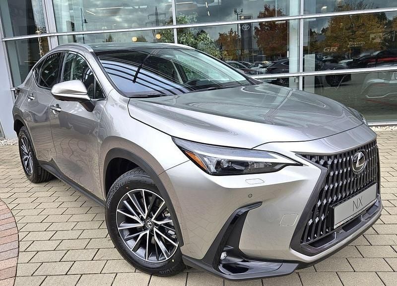 Titaniumsilber metallic Neu 2025 Lexus NX450h+ E-FOUR Executive Line SUV | 59.990 € (Etwas zu teuer) - Bild 1/4