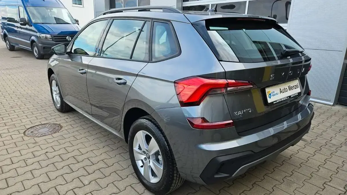 Neu Skoda Kamiq Selection 116 PS (85 kW) 2026 Graphitegrau metallic SUV