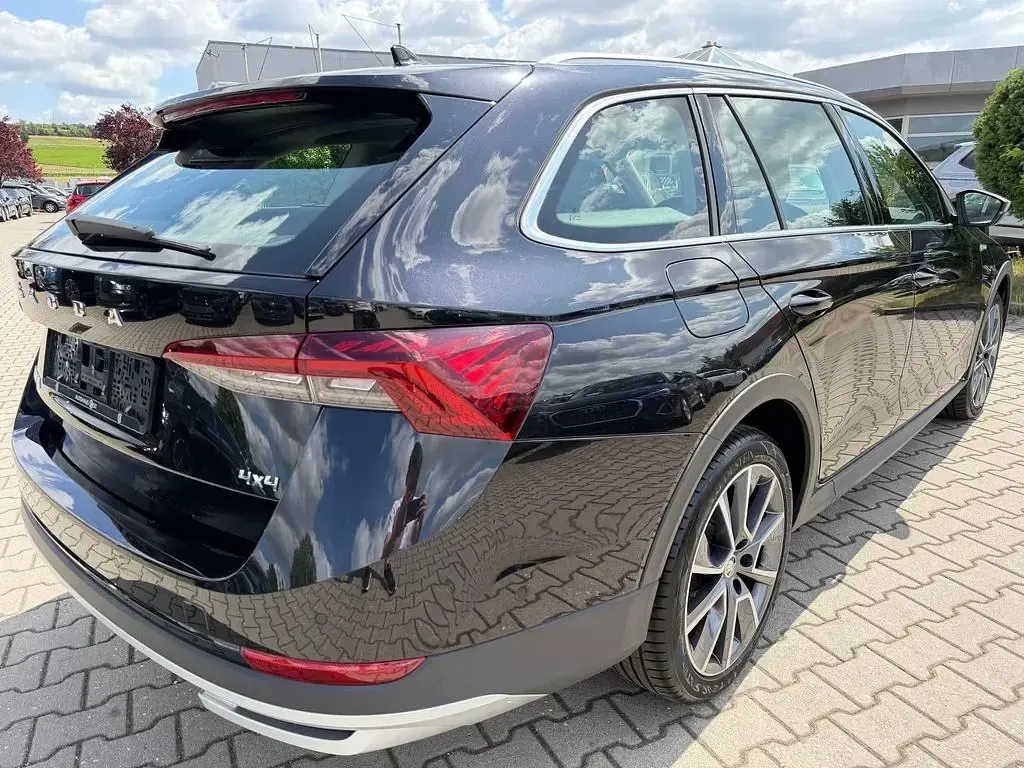 Gebraucht Skoda Octavia Scout 4x4 150 PS (110 kW) 2023 Schwarz Limousine