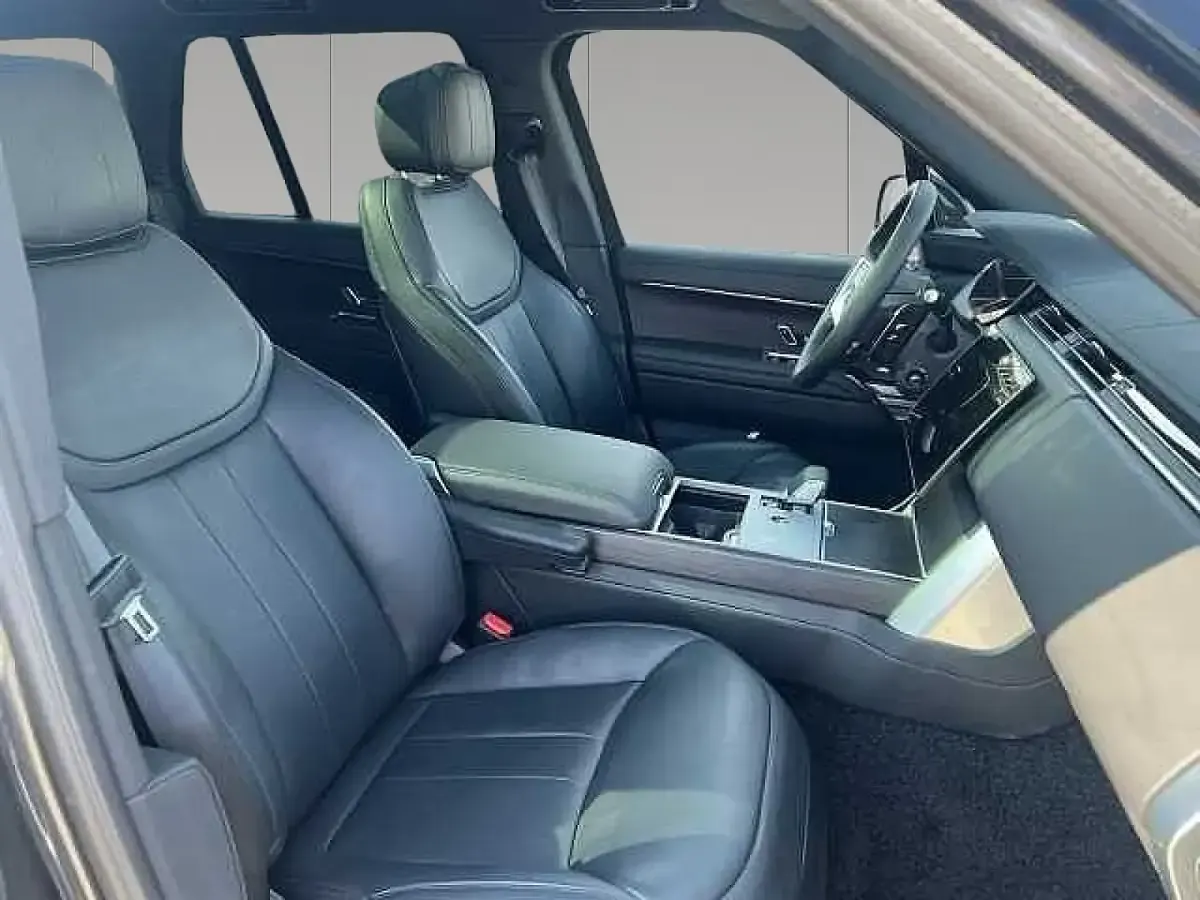 Gebraucht Land Rover Range Rover HSE 353 PS (259 kW) 2025 Carpathian grey SUV