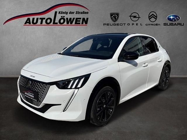 Schneeweiss (weiß) Gebraucht 2024 Peugeot e-208 GT Kleinwagen | 24.790 € (Fairer Preis) - Bild 1/4