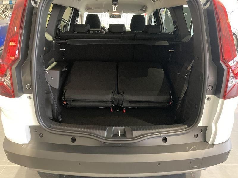 Neu Dacia Jogger Expression 110 PS (80 kW) 2026 Weiß Van / Kleinbus