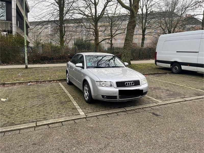 Gebraucht Audi A4 102 PS (75 kW) 2004 Silber Limousine