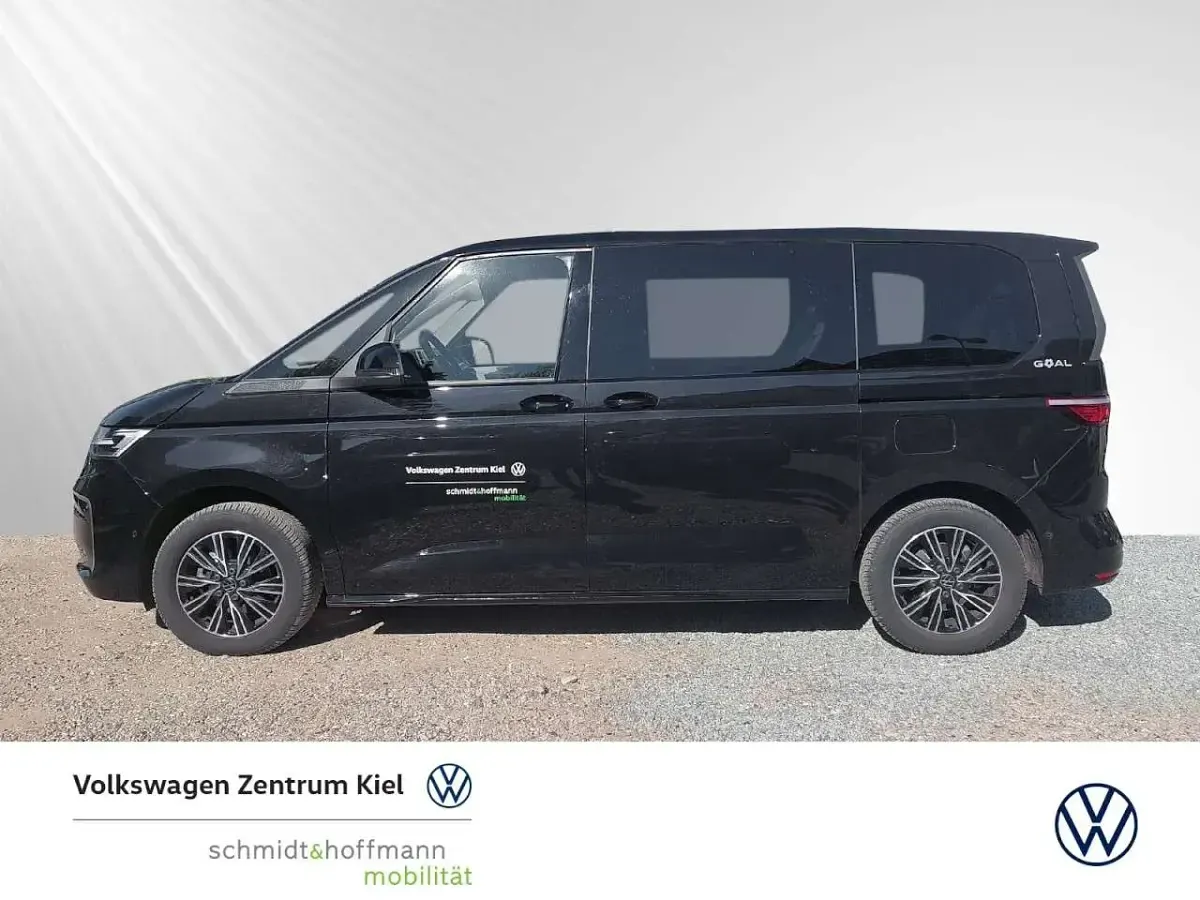 Gebraucht VW Multivan Life 150 PS (110 kW) 2026 Deep black perleffekt Van / Kleinbus