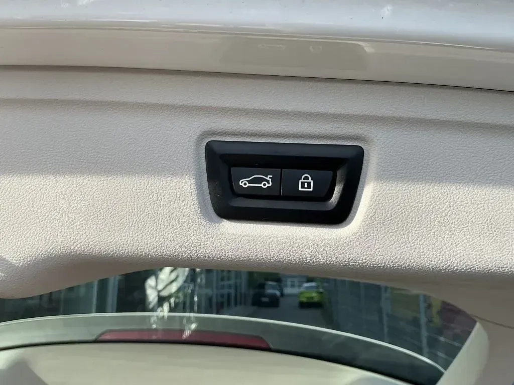 Gebraucht BMW 320e Advantage 204 PS (150 kW) 2022 Weiß alpinweiss iii Kombi
