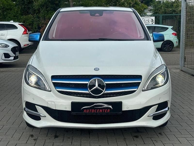 Gebraucht Mercedes B250e 131 kW (179 PS) 2015 Weiß Van / Kleinbus