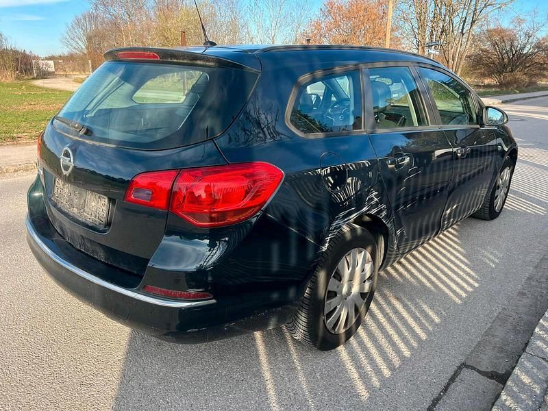 Gebraucht Opel Astra 120 PS (88 kW) 2015 Grün Kombi