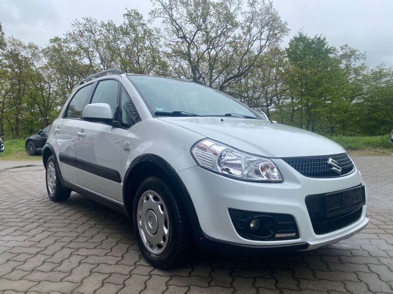 Gebraucht Suzuki SX4 Club 135 PS (99 kW) 2010 Weiß SUV