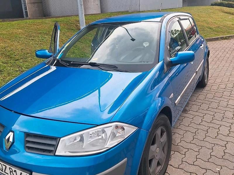 Blau Gebraucht 2003 Renault Mégane II Limousine | 2.500 € (Etwas zu teuer) - Bild 1/4