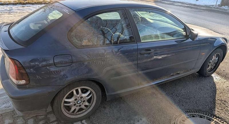 Gebraucht BMW 320 150 PS (110 kW) 2003 Blau Limousine