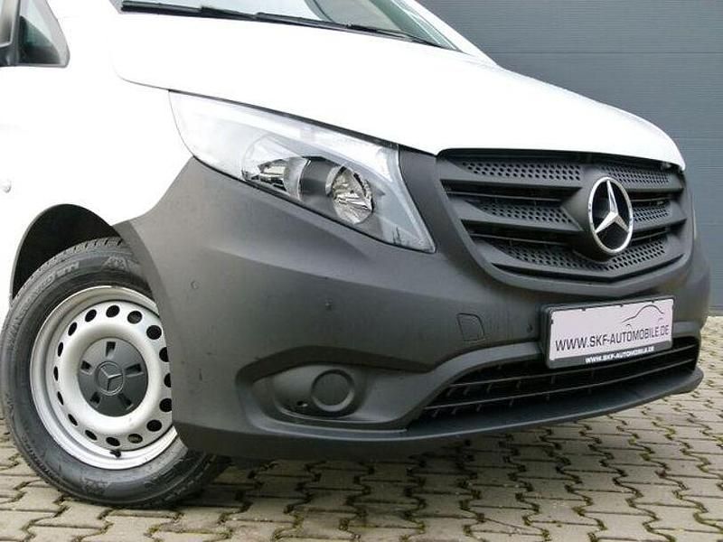 Gebraucht Mercedes Vito 163 PS (119 kW) 2023 Arktikweiss Van