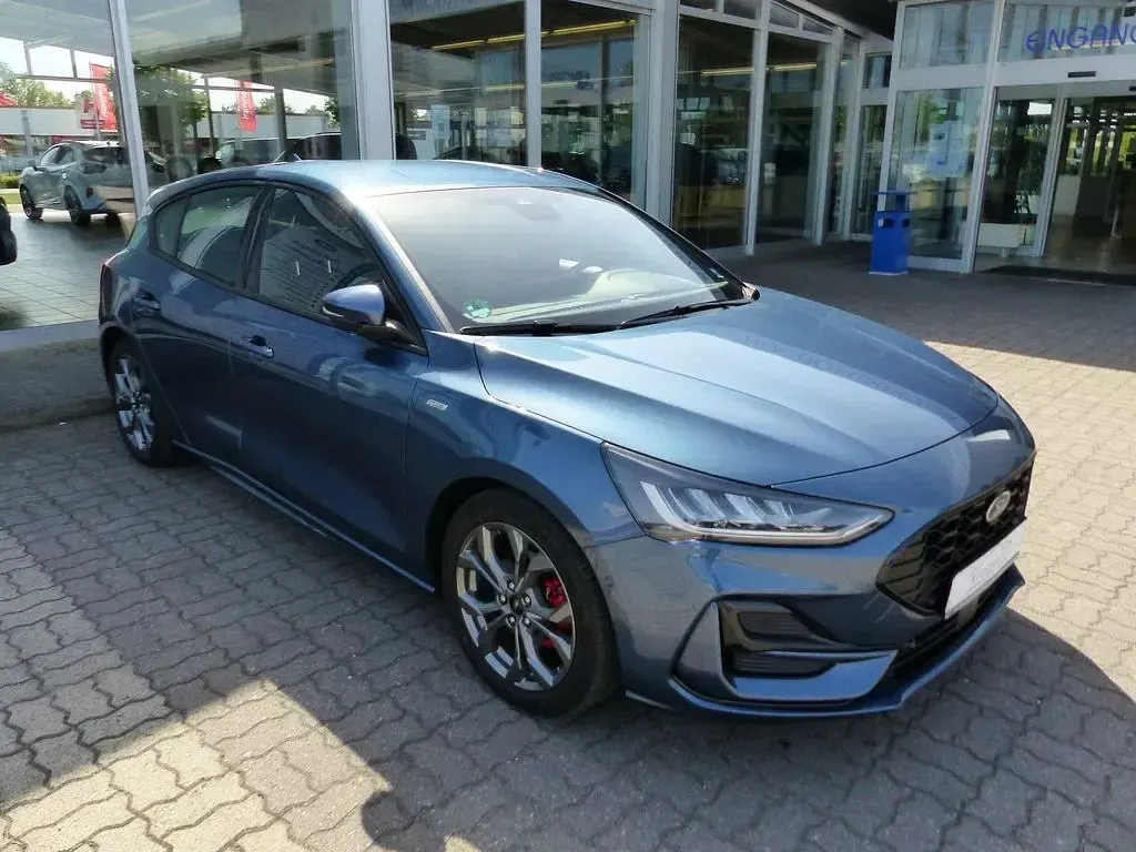 Gebraucht Ford Focus ST-Line 116 PS (85 kW) 2025 Chromablau metallic Limousine