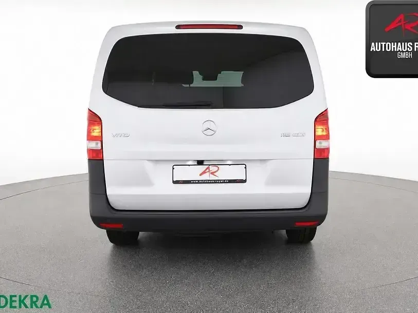 Gebraucht Mercedes Vito 163 PS (119 kW) 2022 Brillantsilber Van