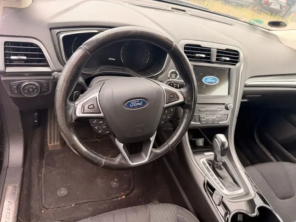 Gebraucht Ford Mondeo Titanium 160 PS (117 kW) 2016 Schwarz Limousine