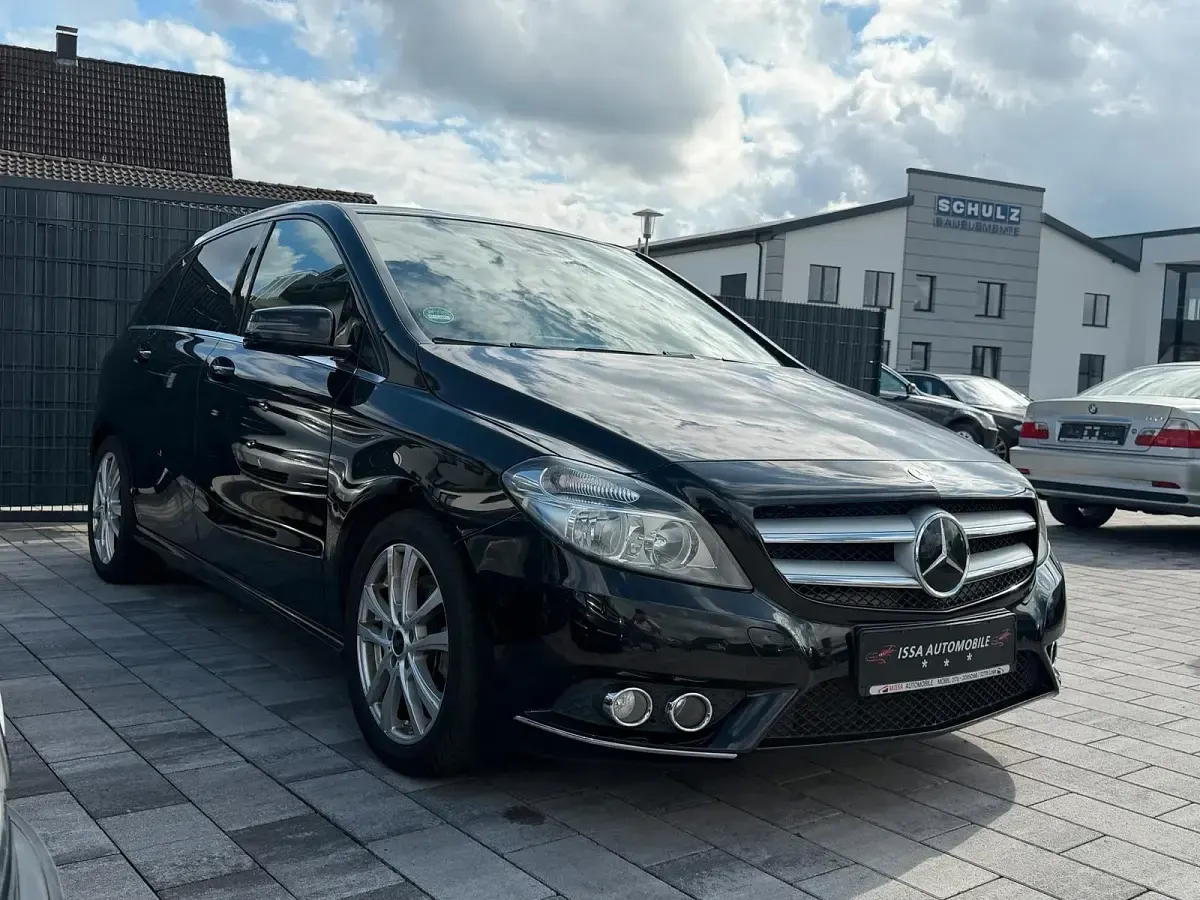 Gebraucht Mercedes B220 170 PS (125 kW) 2013 Schwarz Kleinwagen