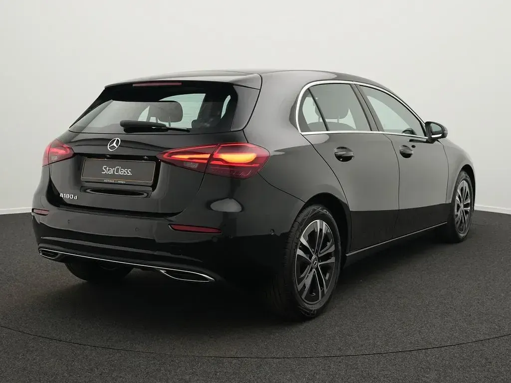 Gebraucht Mercedes A180 Progressive 116 PS (85 kW) 2025 Schwarz Limousine