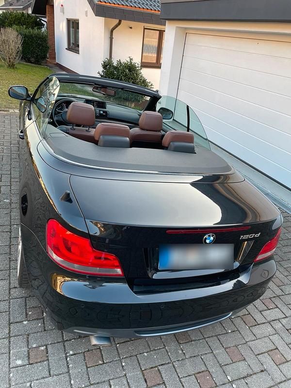 Gebraucht BMW 120 Cabriolet 177 PS (130 kW) 2012 Schwarz Cabrio