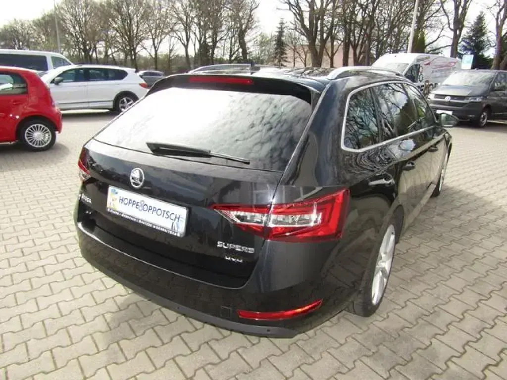 Gebraucht Skoda Superb Premium Edition 190 PS (139 kW) 2018 Schwarz Kombi