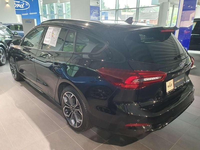Gebraucht Ford Focus ST-Line 155 PS (114 kW) 2023 Obsidianschwarz metallic Kombi