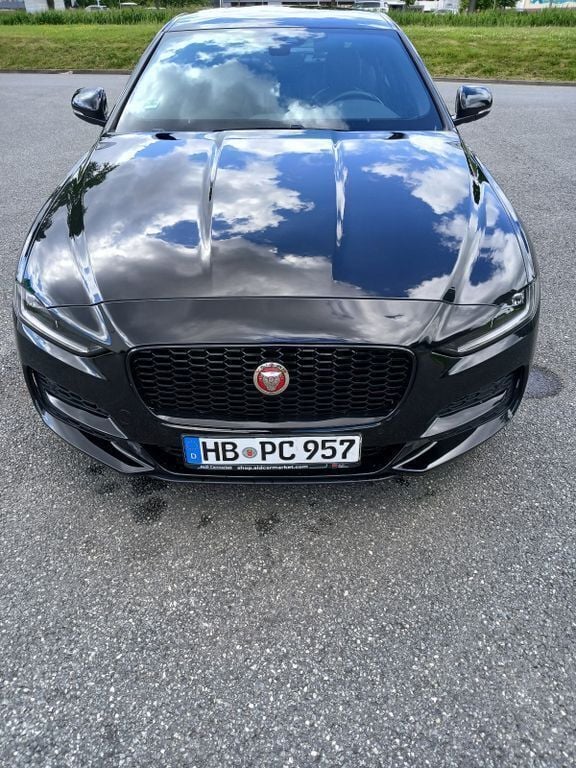 Schwarz Gebraucht 2020 Jaguar XE Limousine | 21.600 € (Guter Preis) - Bild 1/4