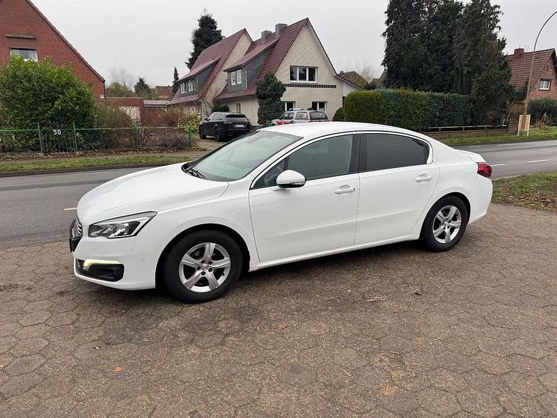 Weiß Gebraucht 2016 Peugeot 508 Active Limousine | 6.990 € (Guter Preis) - Bild 1/4