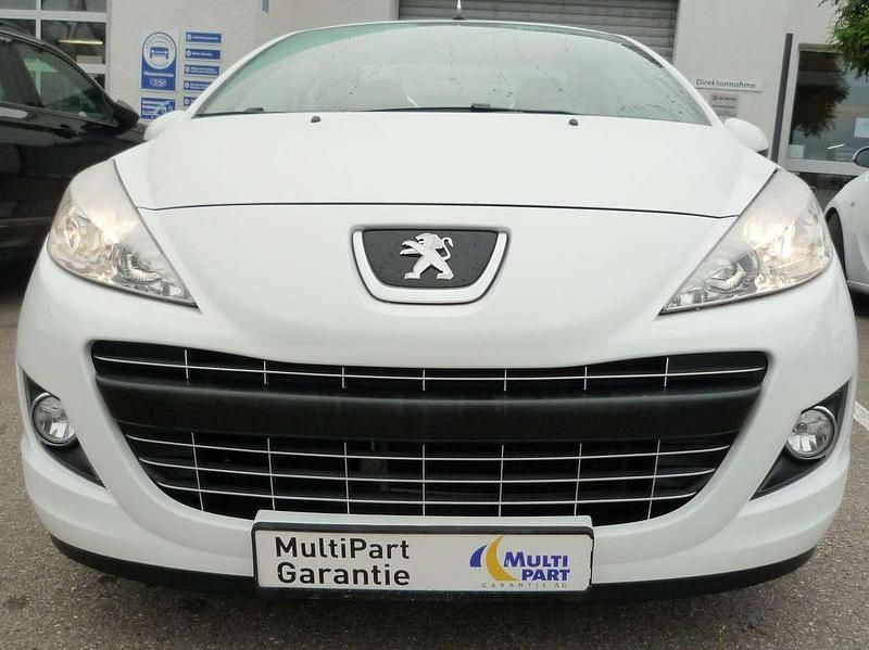Gebraucht Peugeot 207 CC Active 120 PS (88 kW) 2012 Weiß Cabrio