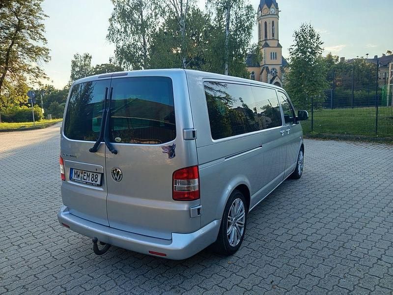 Gebraucht VW Caravelle 139 PS (102 kW) 2010 Silber Van / Kleinbus