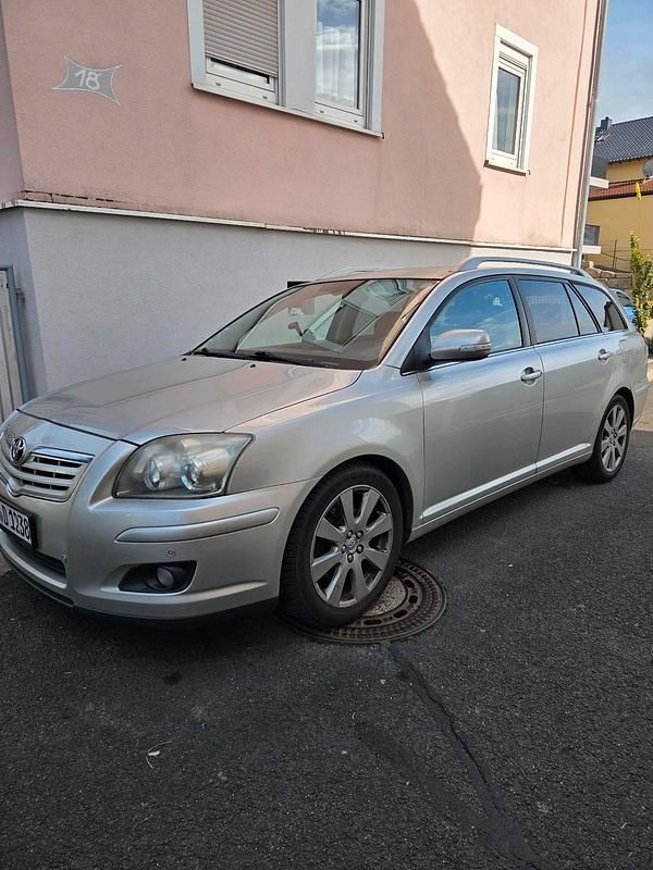 Silber Gebraucht 2009 Toyota Avensis Kombi | 1.999 € (Fairer Preis) - Bild 1/4
